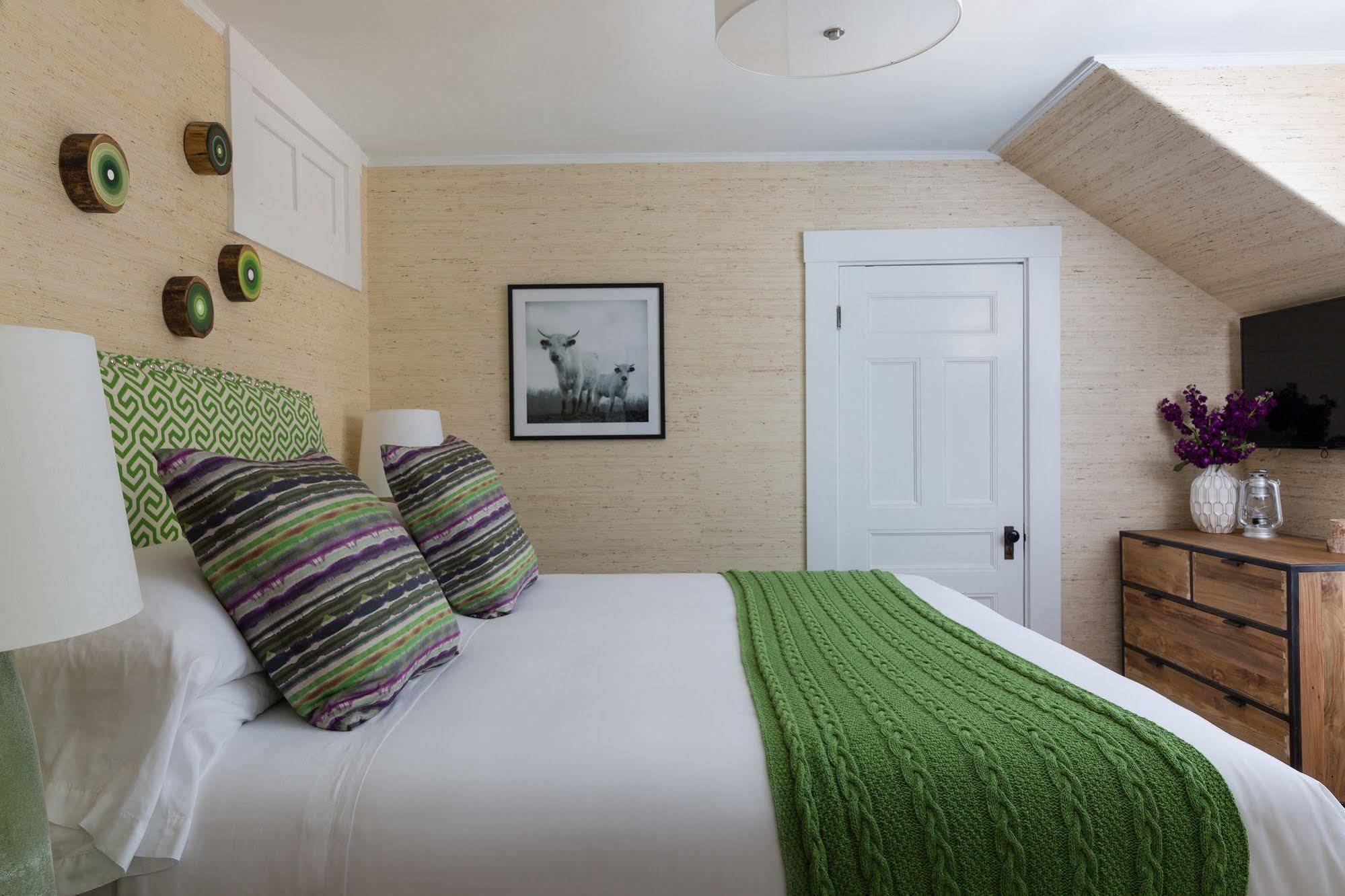 Whitehall Hotel